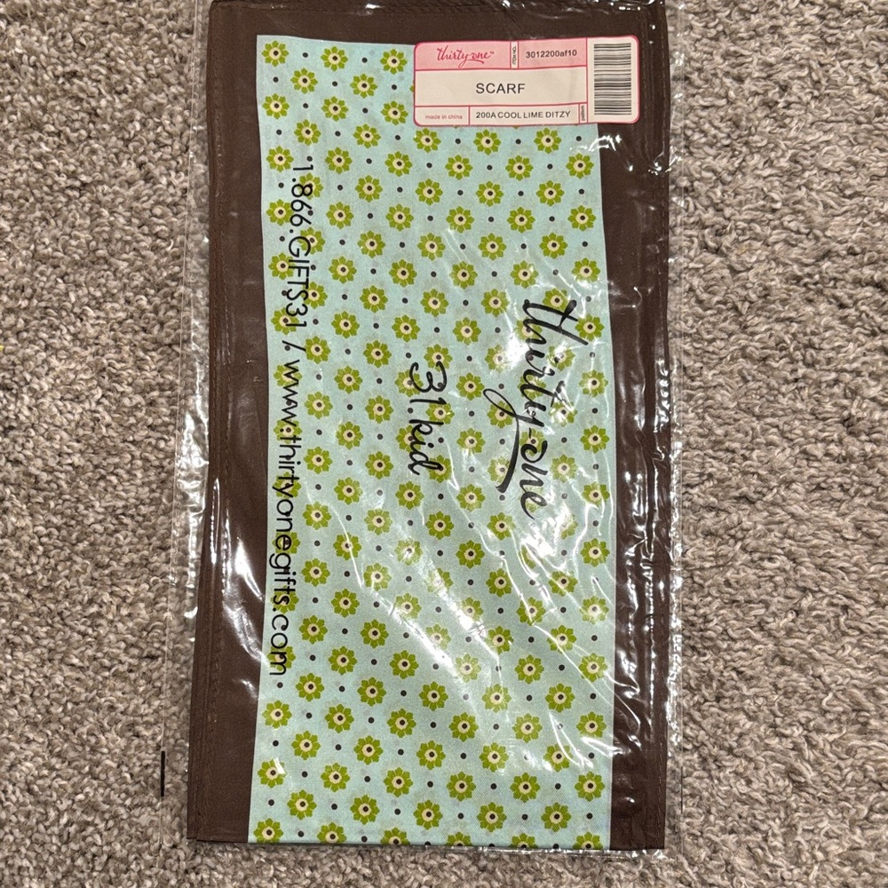 thirty-one Green Floral Scarf